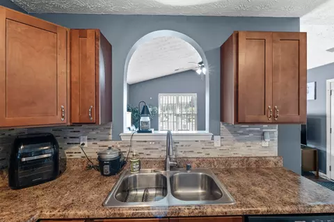 Kitchen - 107 Pony Pl, Georgetown, KY 40324 photo 3 of 5