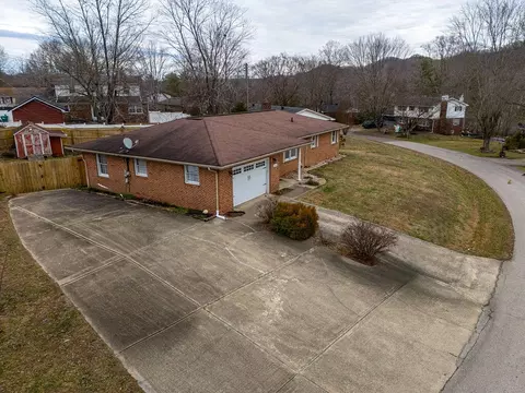 116 Circle Dr, Morehead, KY 40351 photo 2