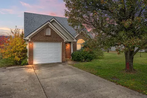 308 Perry Dr, Nicholasville, KY 40356
