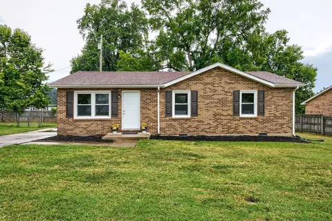 104 Clinton Dr, Paris, KY 40361