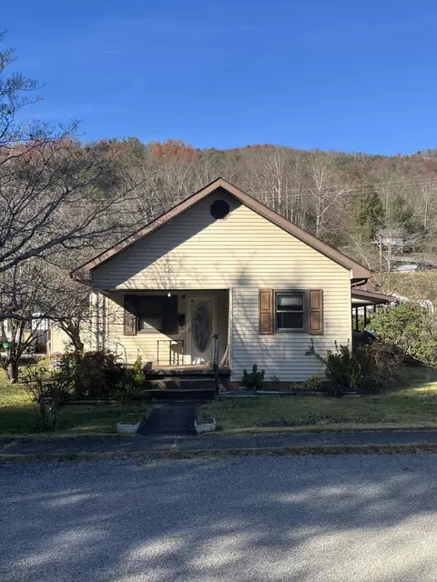 1009 Pine St, Cumberland, KY 40823