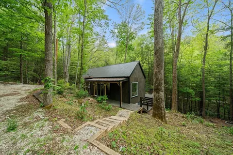 507 Cave Hollow Rd, Campton, KY 41301