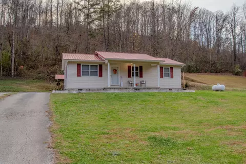 10 Vinewood Ln, Hitchins, KY 41146