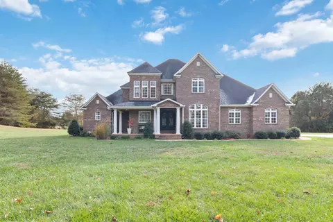 584 Cedar Pointe Dr, Somerset, KY 42501