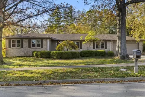 3671 Walden Dr, Lexington, KY 40517