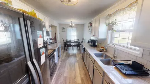 Kitchen - 1019 E Irvine St, Richmond, KY 40475 photo 3 of 3