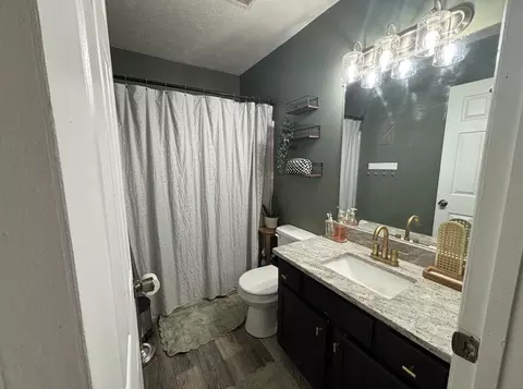 Bath - 1019 E Irvine St, Richmond, KY 40475 photo 1 of 1
