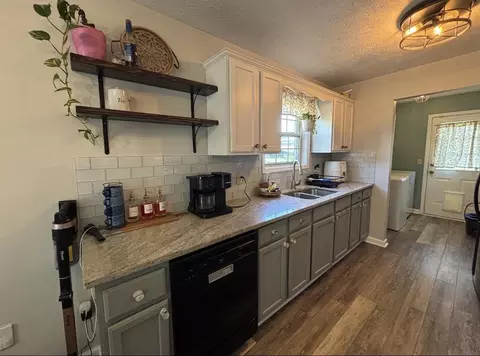 Kitchen - 1019 E Irvine St, Richmond, KY 40475 photo 1 of 3
