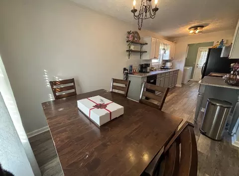 Dining - 1019 E Irvine St, Richmond, KY 40475 photo 1 of 5
