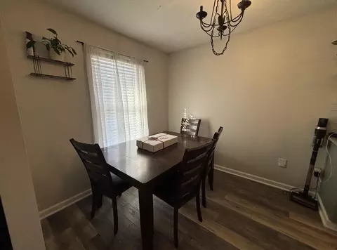 Dining - 1019 E Irvine St, Richmond, KY 40475 photo 2 of 5