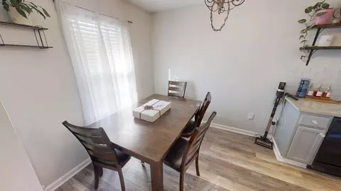 Dining - 1019 E Irvine St, Richmond, KY 40475 photo 5 of 5
