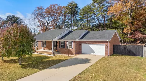 125 Kara Dr, Berea, KY 40403