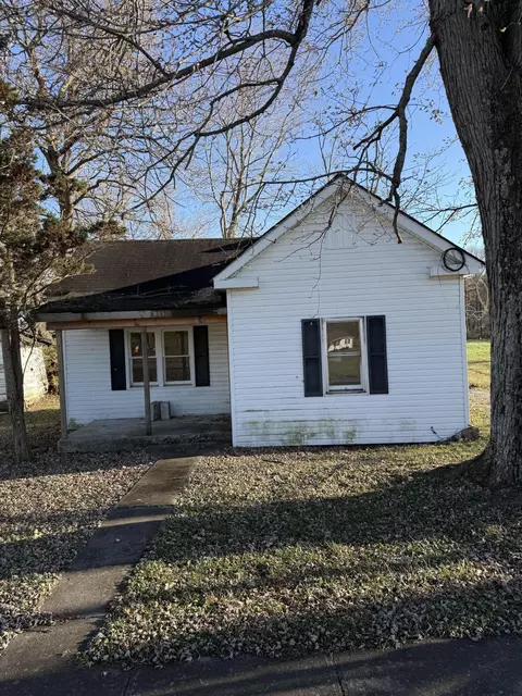 267 Walnut St, Crab Orchard, KY 40419