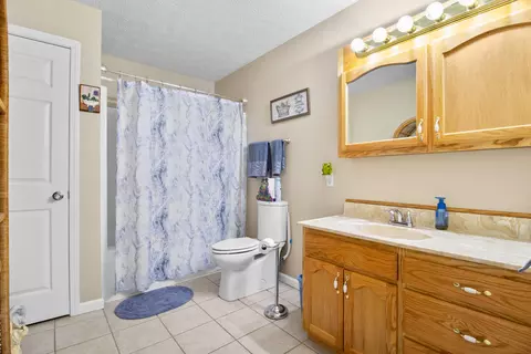 Bath - 69 Stony Brook Dr, Corbin, KY 40701 photo 4 of 4