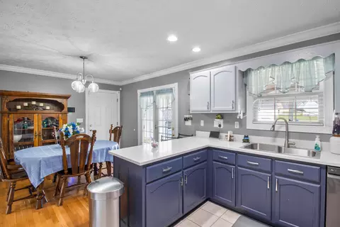 Kitchen - 69 Stony Brook Dr, Corbin, KY 40701 photo 2 of 4