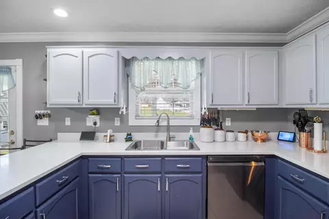 Kitchen - 69 Stony Brook Dr, Corbin, KY 40701 photo 4 of 4