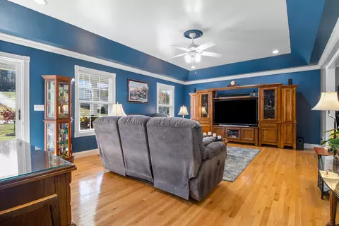 Living - 69 Stony Brook Dr, Corbin, KY 40701 photo 1 of 1