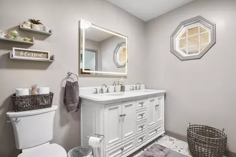 Bath - 69 Stony Brook Dr, Corbin, KY 40701 photo 2 of 4