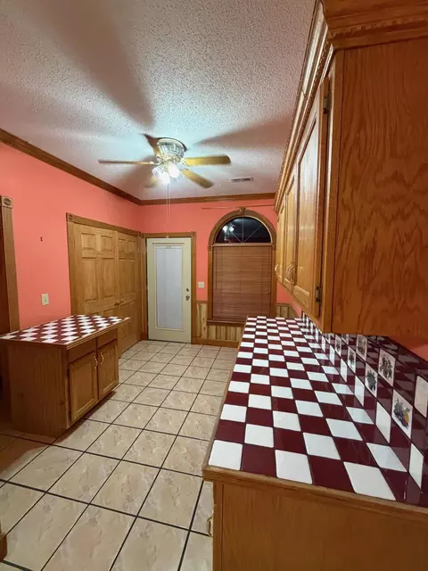 Kitchen - 59 Running Fox Ln, Corbin, KY 40701 photo 3 of 4