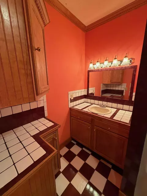 Bath - 59 Running Fox Ln, Corbin, KY 40701 photo 1 of 6