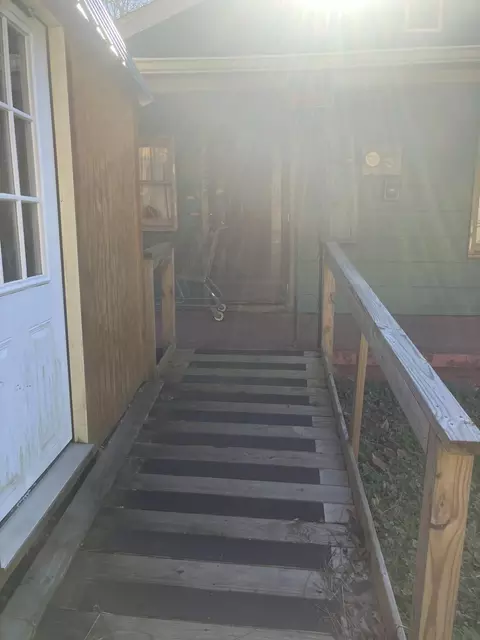 Exterior - 123 Mccoy St, Evarts, KY 40828 photo 3 of 3
