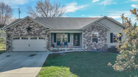 117 Shawnee Dr, Paint Lick, KY 40461