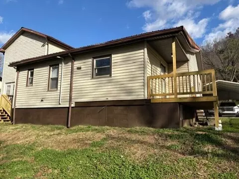 52 Shadow Cat Aly, Prestonsburg, KY 41653