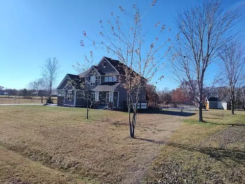 Exterior - 1295 Eagle Dr, Morehead, KY 40351 photo 2 of 9