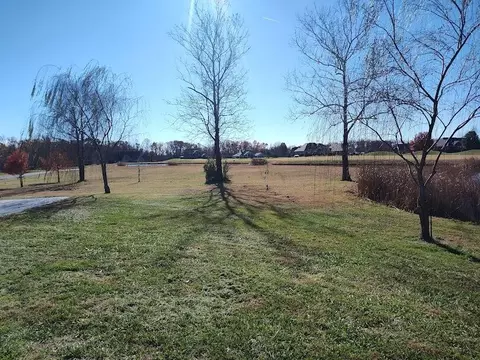 Exterior - 1295 Eagle Dr, Morehead, KY 40351 photo 8 of 9
