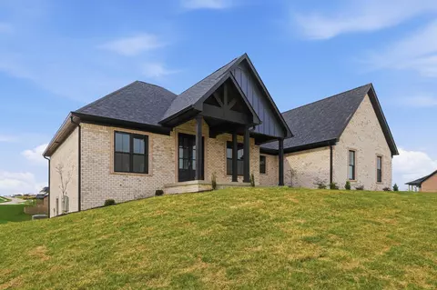 508 Mizzenmast Ct, Berea, KY 40403