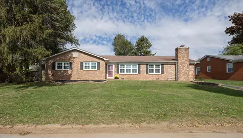 810 Westwood Dr, Paris, KY 40361
