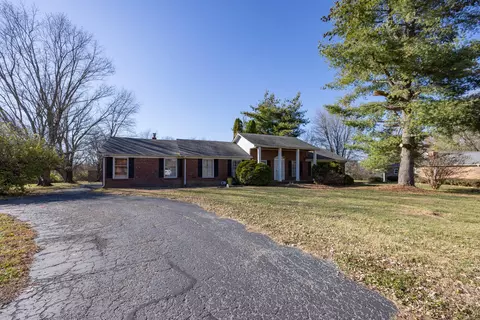 479 Bourbon Acres Rd, Paris, KY 40361
