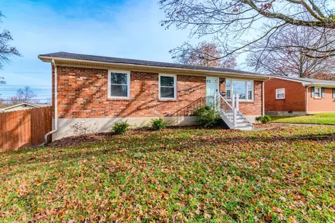 3668 King Arthur Dr, Lexington, KY 40517