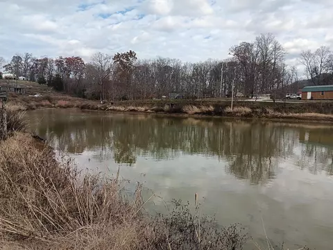 182 Kings Cemetery Rd, Irvine, KY 40336
