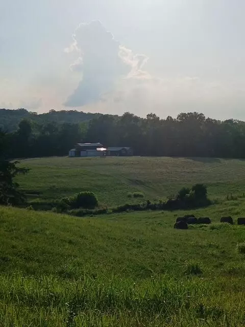 150 Waterfall Ln, Clay City, KY 40312