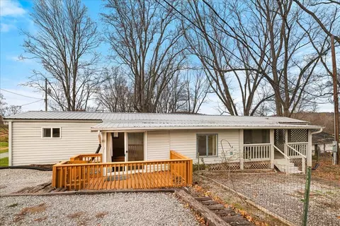 Exterior - 97 Circle Ln, Burnside, KY 42519 photo 6 of 10