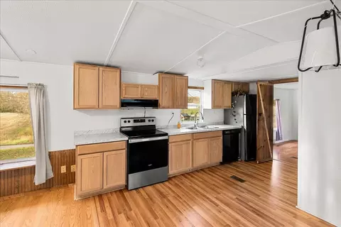 Kitchen - 97 Circle Ln, Burnside, KY 42519 photo 3 of 4