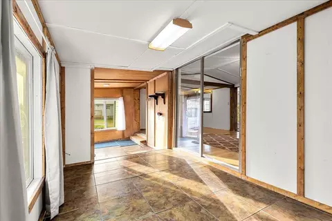 Entry Way - 97 Circle Ln, Burnside, KY 42519 photo 2 of 3