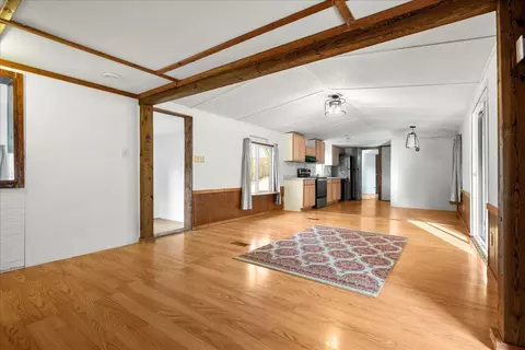 Living - 97 Circle Ln, Burnside, KY 42519 photo 3 of 4