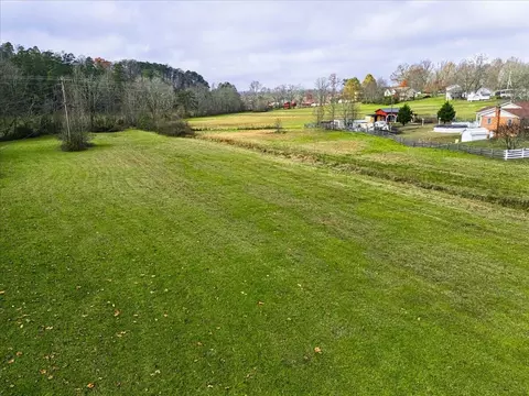 705 Corinth Rd, Corbin, KY 40701