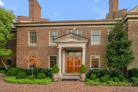 100 Idle Hour Dr, Lexington, KY 40502