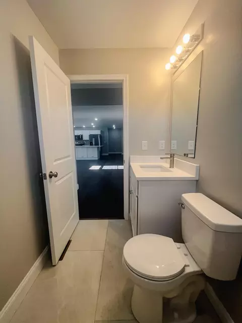 Bath - 122 Malibu Dr, Corbin, KY 40701 photo 8 of 8