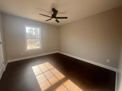 Bedroom - 122 Malibu Dr, Corbin, KY 40701 photo 3 of 4