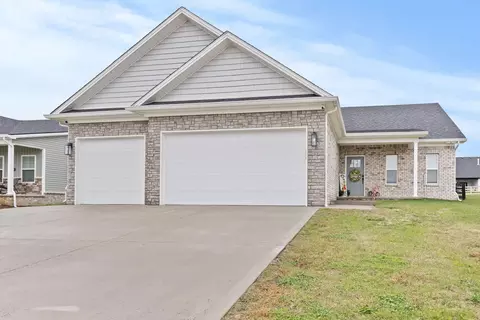 401 San Antonio Dr, Nicholasville, KY 40356