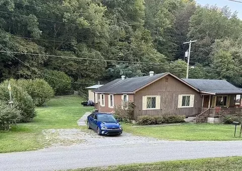 354 Doty Br, Mcdowell, KY 41647