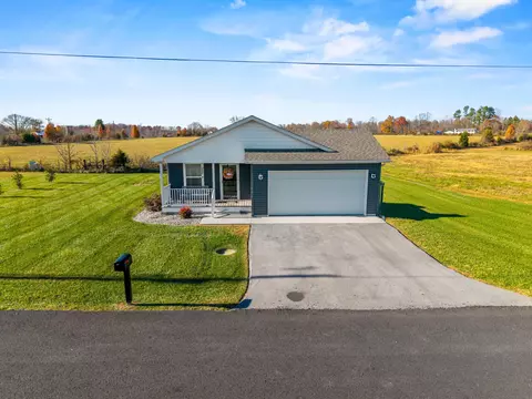 59 Village Ln, Russell Springs, KY 42642