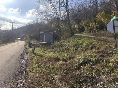 175 Ed Monroe Rd, Falmouth, KY 41040