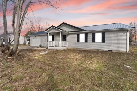 216 Raintree Cir, Stanford, KY 40484