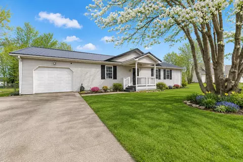 216 Raintree Cir, Stanford, KY 40484
