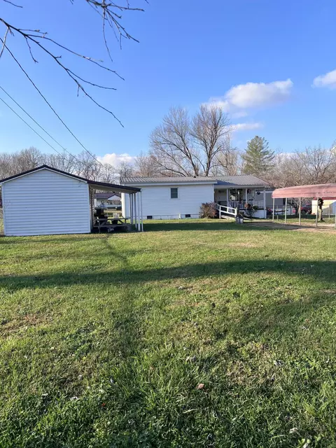 1250 S Irvine Rd, Irvine, KY 40336